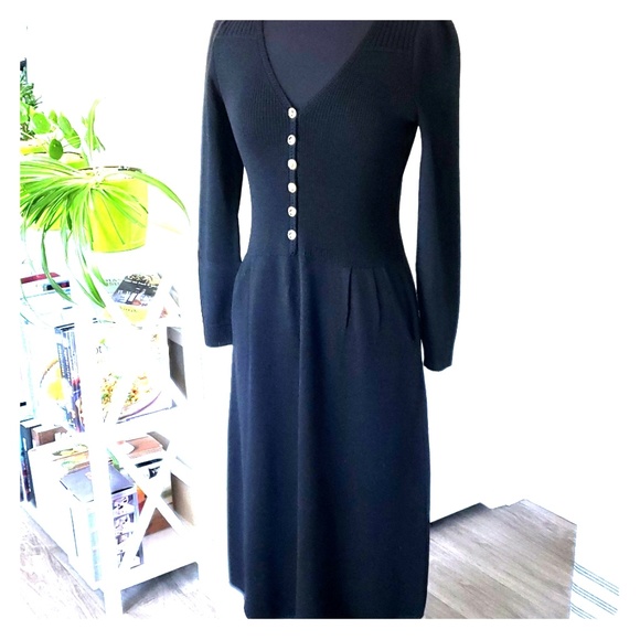 St. John Dresses & Skirts - Vintage St John Marie Gray dress M